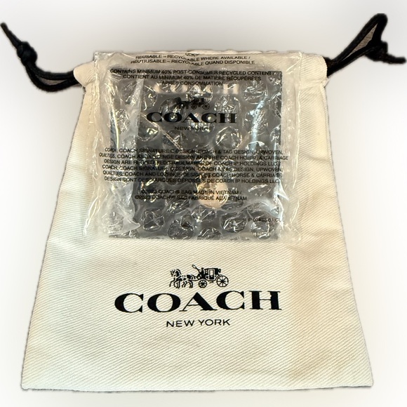 ♌️COACH♌️Leo Zodiac Gold Tone Necklace with Dust Bag/NWT - Picture 5 of 6